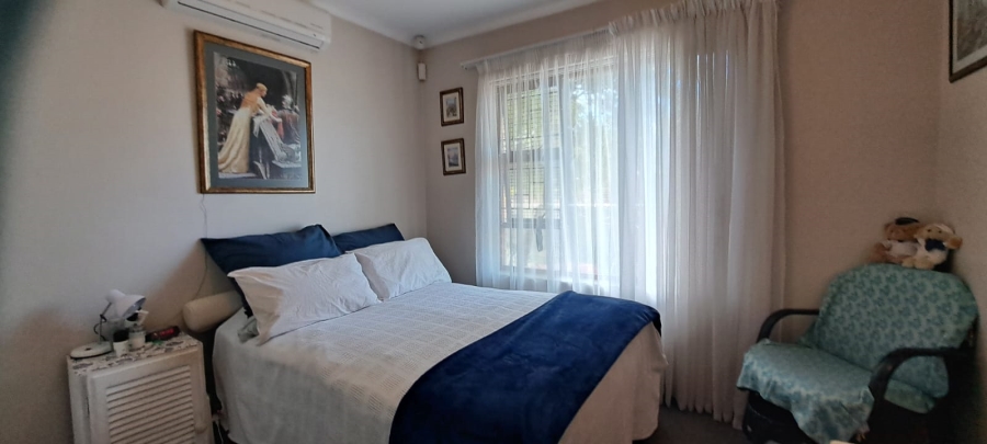 3 Bedroom Property for Sale in Heiderand Western Cape